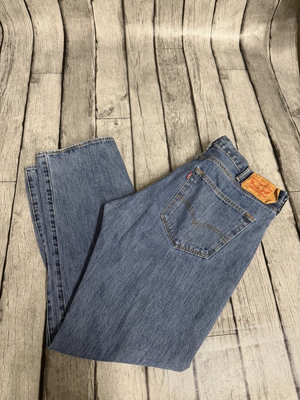 Men’s Levi’s 501 Jeans 40x32 Denim Button Fly Straight Leg Medium Wash